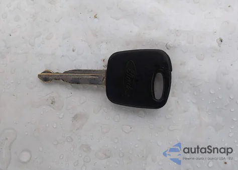 2001 Ford Escape Xlt from USA, damaged, VIN 1FMYU03121KF44755